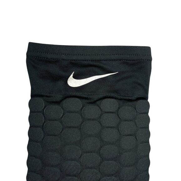 Nike Pro Combat Men's Size Medium Black Basketball Shin / Elbow Pad - Picture 2 of 6